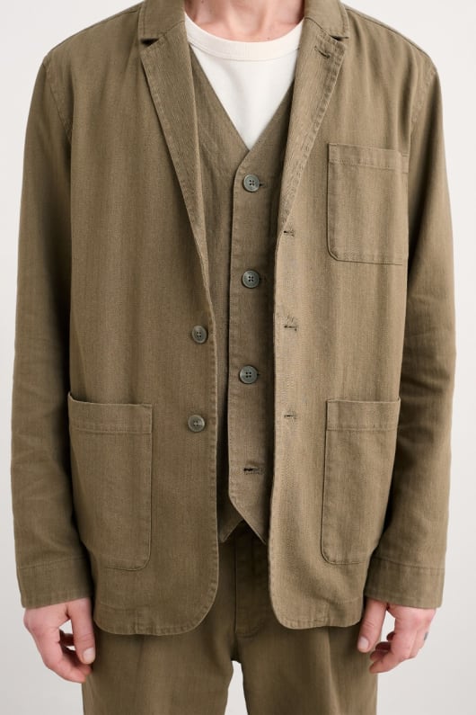 les hommes de la barrière de péage de la veste