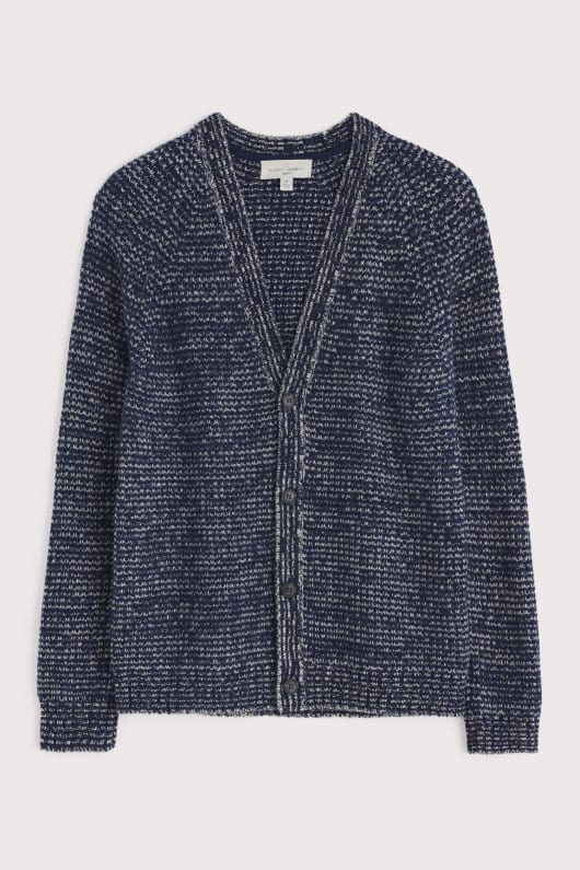 des hommes tresawls cardigan faite avec de la laine dagneau