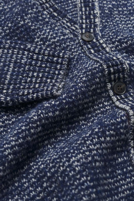 des hommes tresawls cardigan faite avec de la laine dagneau