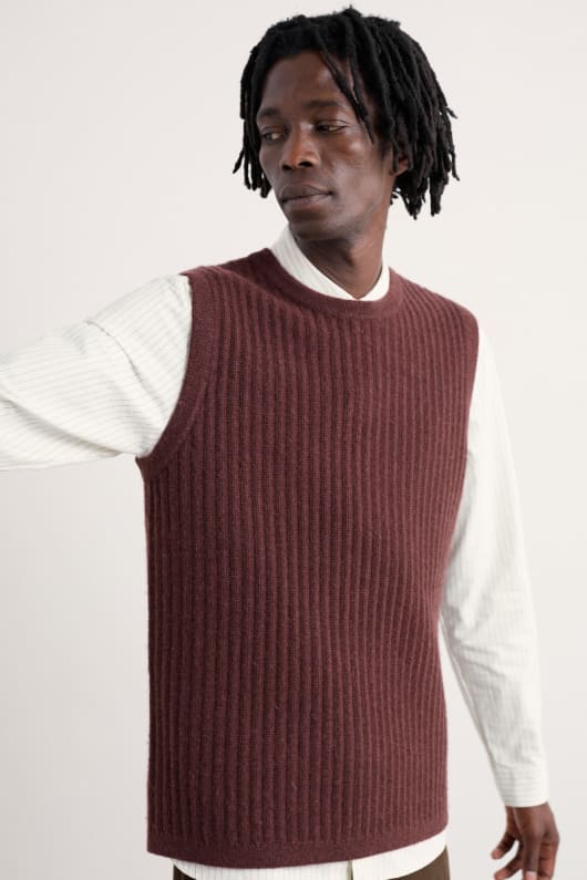 des hommes lowdy cou de lÉquipage gilet
