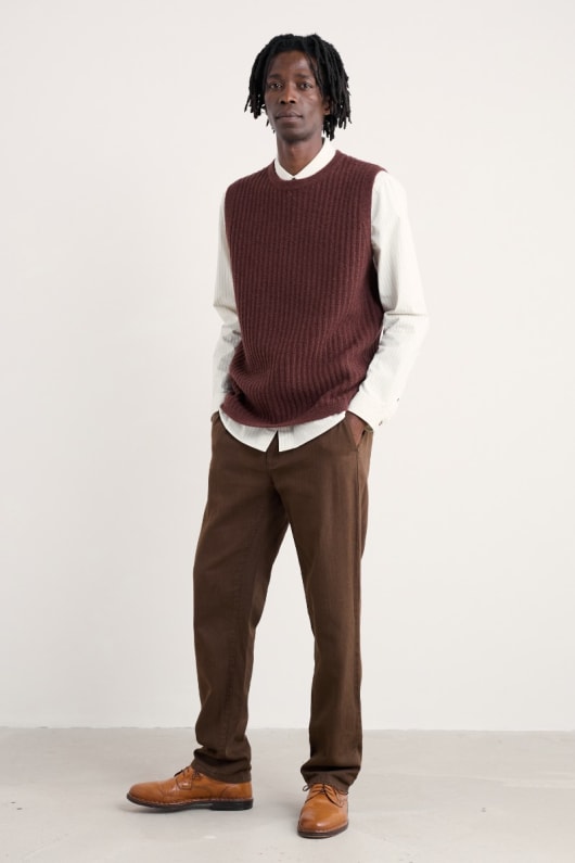des hommes lowdy cou de lÉquipage gilet
