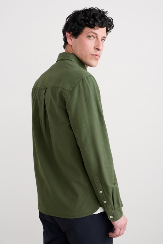 les hommes de jenken teinte chemise oxford