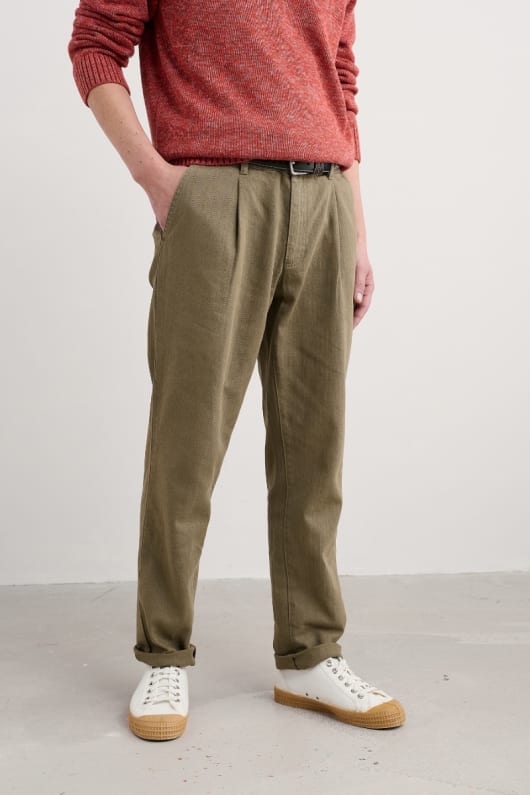 les hommes du timonier à pantalons