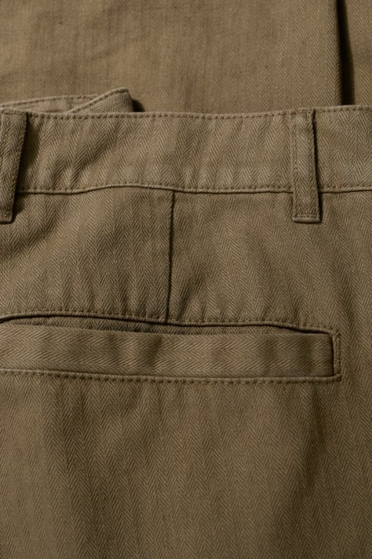les hommes du timonier à pantalons