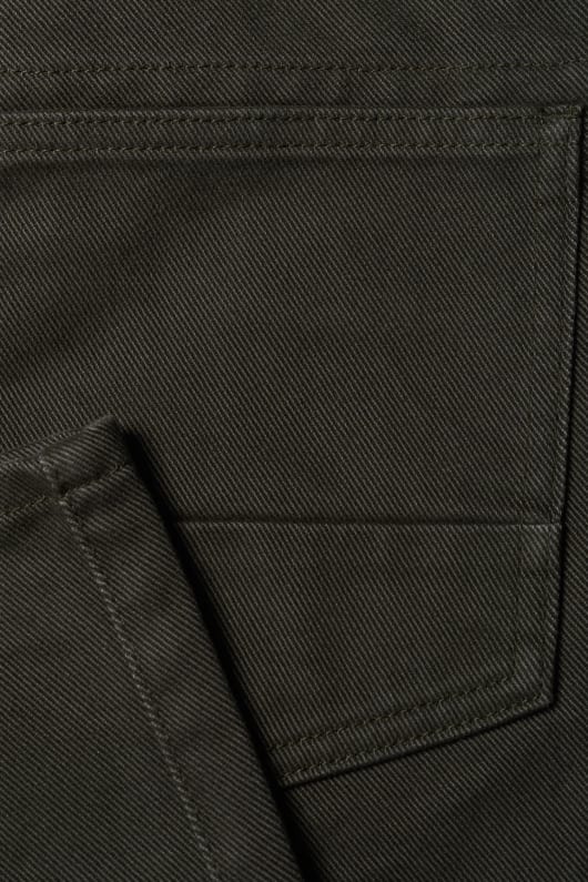 les hommes de labattage de la jambe droite pantalon