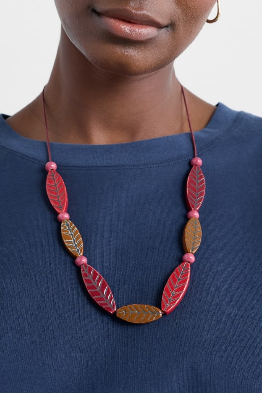 charmeur en céramique feuille collier