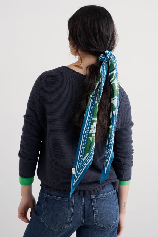 posy triangle foulard
