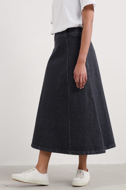 restharrow cheville-longueur de la jupe de denim