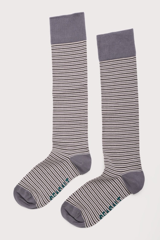 les femmes du mât de longues chaussettes